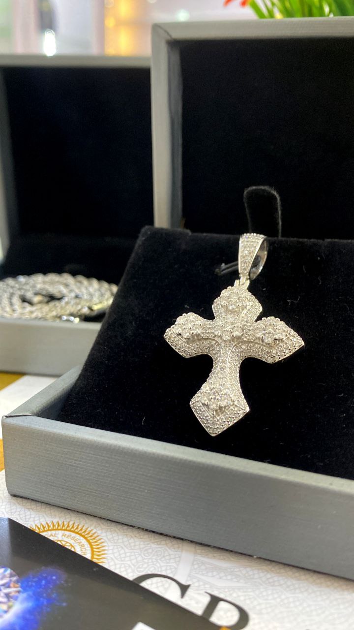 VVS Moissanite Diamond Cross Pendant 💎 - Image 2