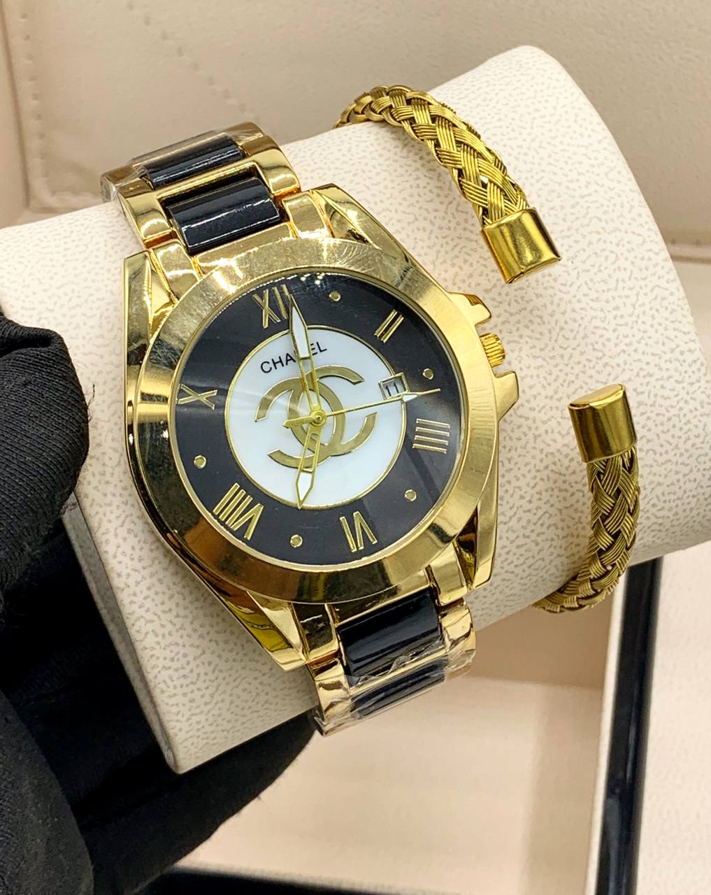 Luxury Chanel Timepiece with Bracelet Set - Image 2