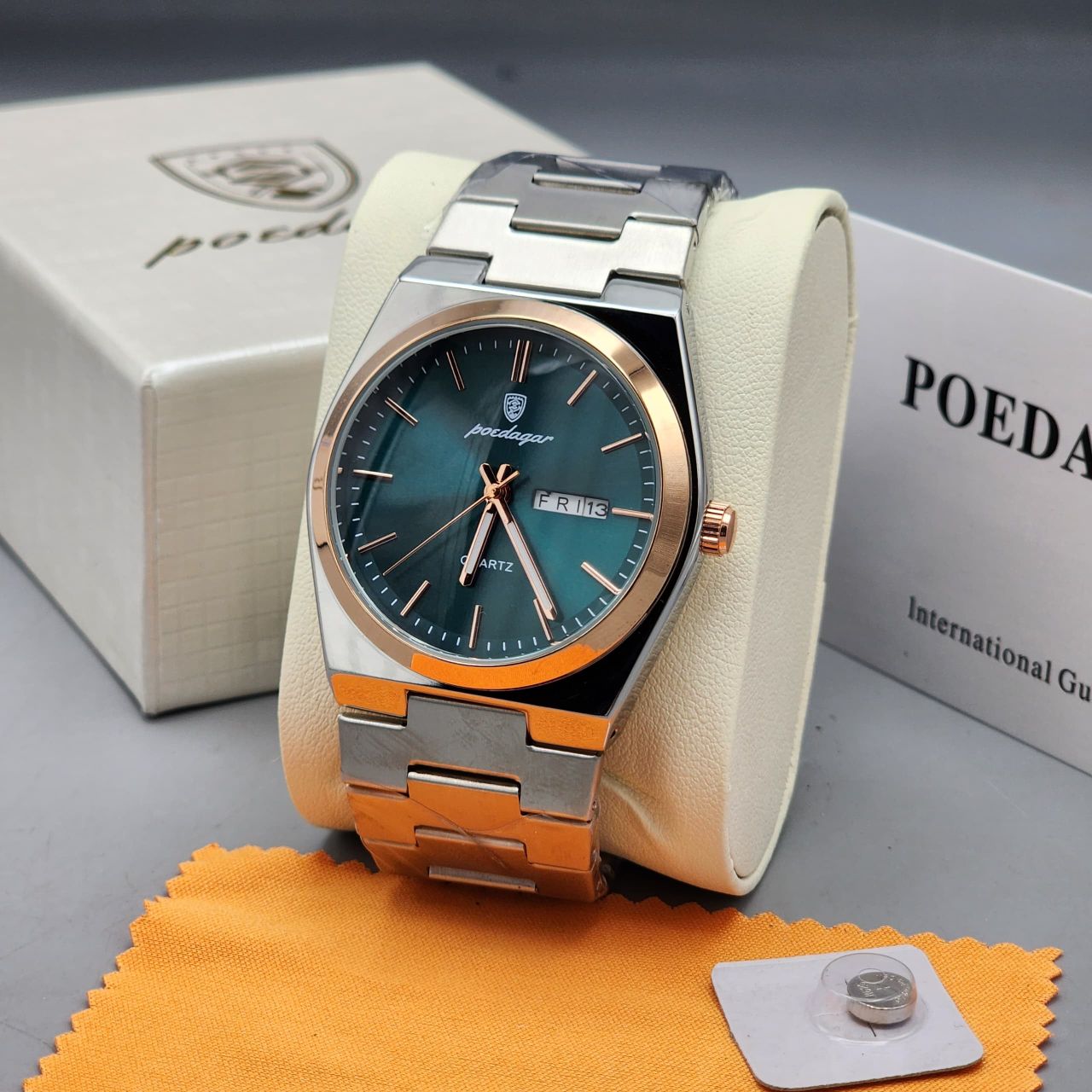 Poedagar Modern Day-Date Watch