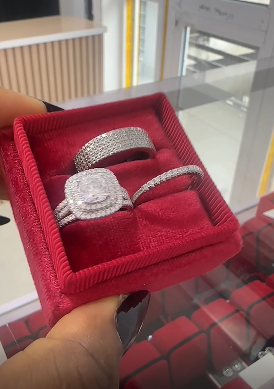 VVS Moissanite Diamond Engagement and Wedding Rings. - Image 2