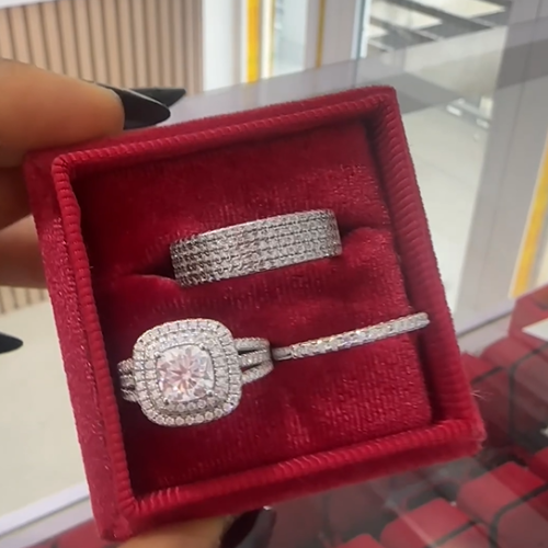 VVS Moissanite Diamond Engagement and Wedding Rings.